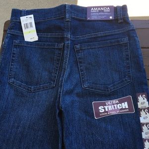 NWT Gloria Vanderbilt “Amanda” classic fit jeans